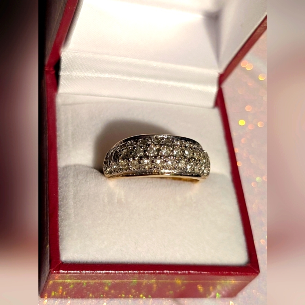 Elegant Gold and Pave 14k ESPO Women's Ring.  Size 8